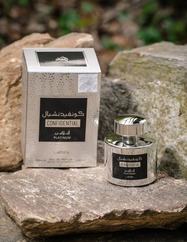 Parfum arabesc Confidential Platinum pentru barbati cu miros fresh din gama Lattafa.